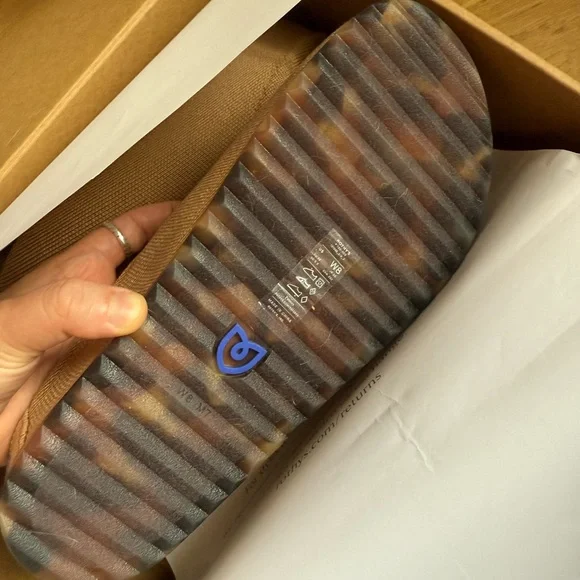 Rothy's The Casual Clog - Butternut Size 8 - Picture 5 of 6